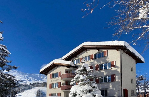 Parpan Apartment | Cozy Apartment for 4 with Balcony, WIFI & Kitchen Access