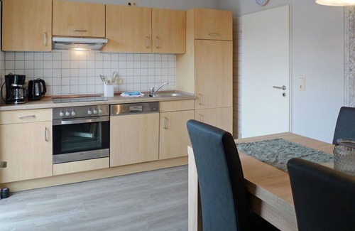 Osteel Apartment | Cozy Oceanfront Apartment for 4 with Balcony & Parking
