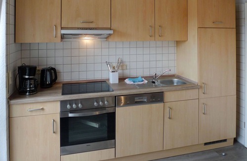 Osteel Apartment | Cozy Oceanfront Apartment for 4 with Balcony & Parking