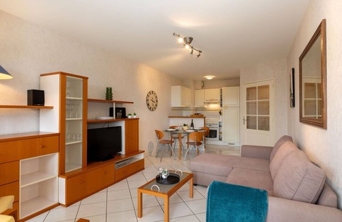 Saint-Igneuc Apartment | Cozy Apartment for 4 with Ocean View and Pet-Friendly Amenities