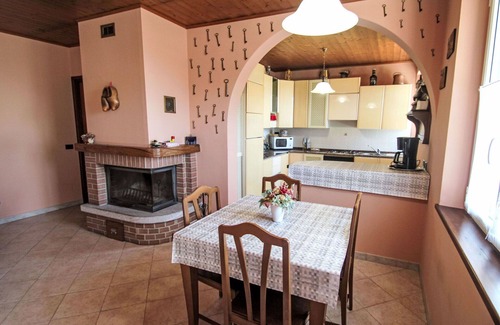 Aurano Apartment | Cozy Apartment for 4 with Pet-Friendly Perks and Parking