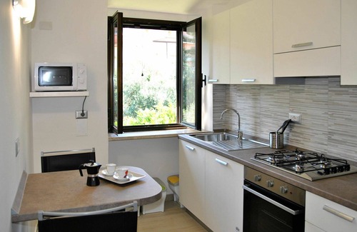 Formia Apartment | Comfortable Apartment for 4 with Ocean View and A/C