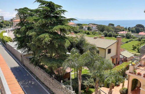 Formia Apartment | Comfortable Apartment for 4 with Ocean View and A/C