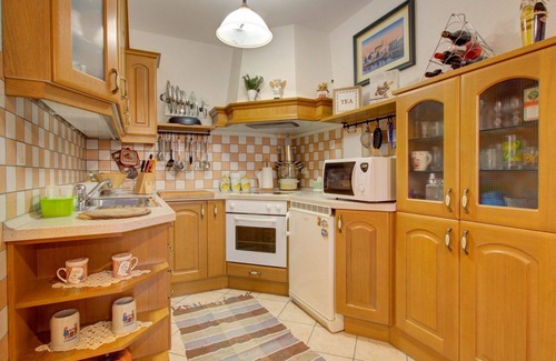 Izola Apartment | Cozy Oceanfront Apartment with A/C, Patio & Parking