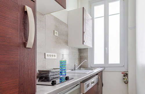 Centre Ville-Gare Apartment | Pet-Friendly Apartment for 4 with Oceanfront Terrace