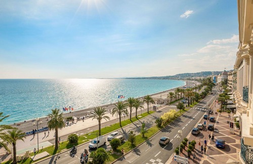 Centre Ville-Gare Apartment | Pet-Friendly Apartment for 4 with Oceanfront Terrace