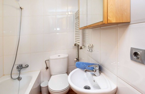Alp Apartment | Cozy Apartment for 4 with Kitchen and Spa Amenities