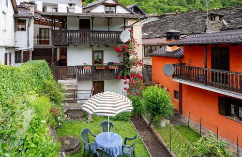 Calasca-Castiglione Apartment | Cozy Apartment for 5 with WIFI, Pets Welcome & Parking