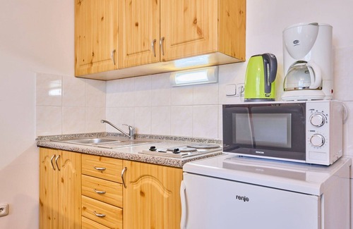 Janske Lazne Apartment | Welcoming Apartment for 5 with WIFI, Kitchen & Parking