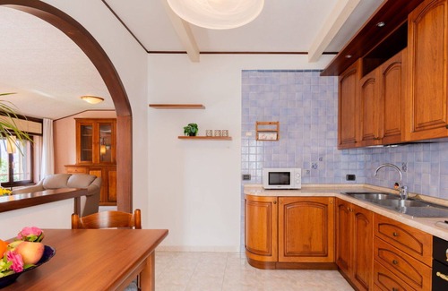 Verceia Apartment | Cozy Apartment for 5 with Pet-Friendly Amenities & Balcony
