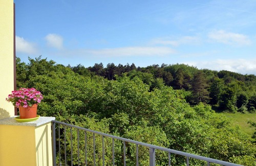 Albisola Superiore Apartment | Cozy Apartment with Ocean View, WIFI & Pet-Friendly Access