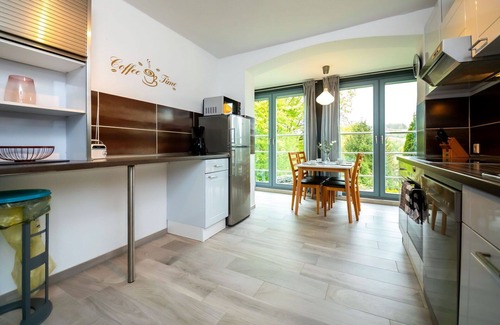 Luegde Apartment | Charming Apartment for 5 with Lake View & Pet-Friendly Perks