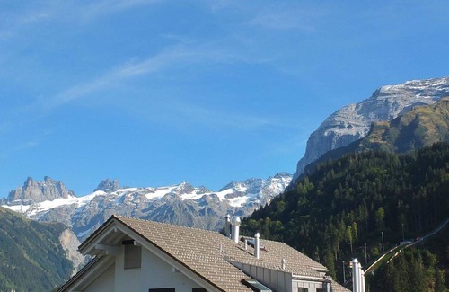 Engelberg Apartment | Cozy Apartment for 6 with WIFI, Balcony & Spa Access