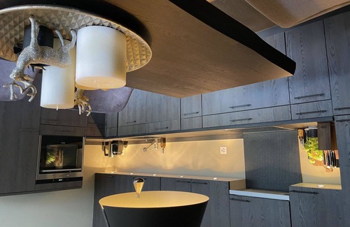 Saas-Fee Apartment | Spacious Apartment for 6 with WiFi, Kitchen & Balcony