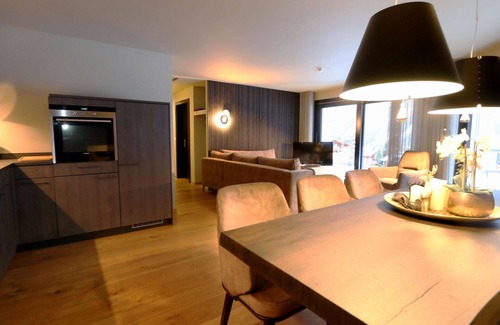 Saas-Fee Apartment | Spacious Apartment for 6 with WiFi, Kitchen & Balcony