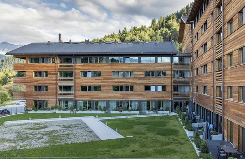 Vercorin Apartment | Cosy apartment for 6 guests with WIFI, hot tub, TV, pets allowed and parking