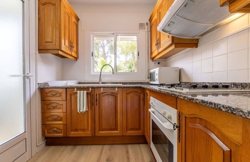Vallpineda Apartment | Inviting Oceanfront Apartment for 6 with WiFi & Balcony