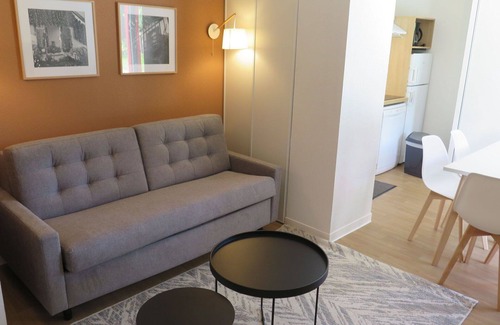 Behobie Apartment | Cozy Apartment for 6 with Pool, Terrace & Ocean Views