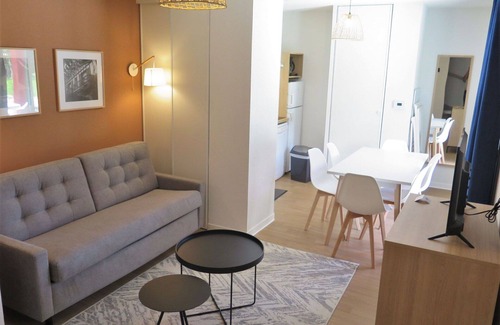 Behobie Apartment | Cozy Apartment for 6 with Pool, Terrace & Ocean Views