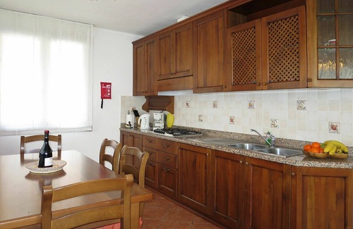 Corrido Apartment | Inviting Apartment for 6 with Lake View and Pet-Friendly Perks
