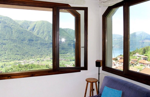 Corrido Apartment | Inviting Apartment for 6 with Lake View and Pet-Friendly Perks