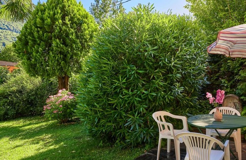 Carlazzo Apartment | Cosy apartment for 6 people with WIFI, TV, patio, pets allowed and parking