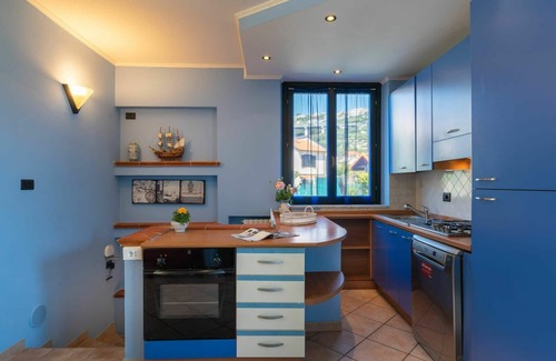 Piani-Ciapin Apartment | Welcoming Apartment for 6 with Pool, A/C, and Ocean View