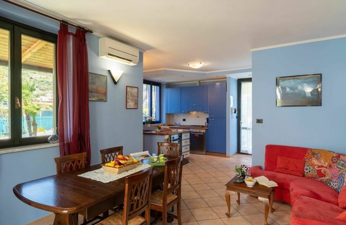 Piani-Ciapin Apartment | Welcoming Apartment for 6 with Pool, A/C, and Ocean View