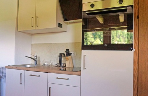 Ochsengarten Apartment | Cozy Apartment for 6 with Balcony, WIFI, and Parking