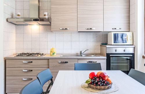Bellano Apartment | Cosy apartment for 6 people with WIFI, TV, terrace, pets allowed and parking