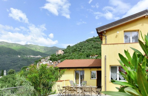 Prela Apartment | Cozy Apartment for 6 with Pool and Panoramic Ocean Views
