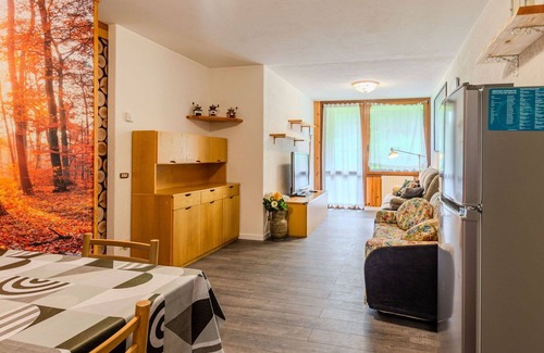 Mezzana Apartment | Cosy apartment for 6 people with WIFI, TV, patio and panoramic view