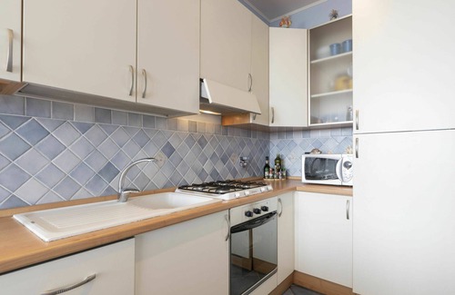 Capo Mimosa-Rollo Apartment | Inviting Apartment for 6 with Ocean View and WIFI Access