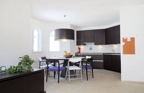 Leukerbad Apartment | Cozy Apartment for 7 with WIFI, Hot Tub & Parking