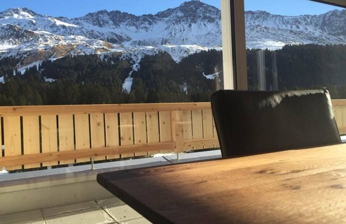 Valbella Apartment | Cozy Apartment for 8 with WIFI, Balcony & Parking Access