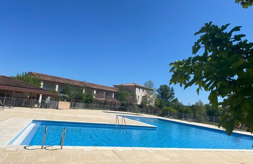 Azille Apartment | Spacious Apartment for 8 with Pool, Pets Welcome & WIFI