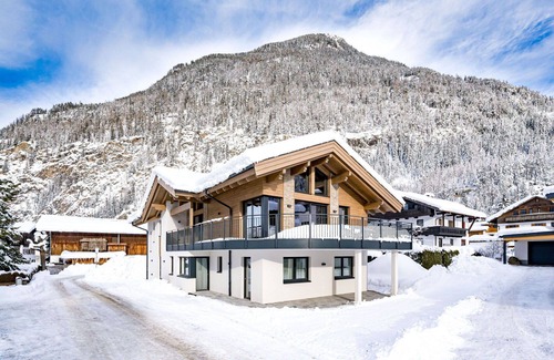 Unterlaengenfeld Apartment | Comfortable Apartment for 5 with Lake View and WIFI