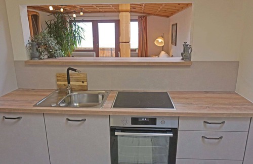 Sellrain Apartment | Stylish Apartment for 6 with Balcony, WiFi & Parking