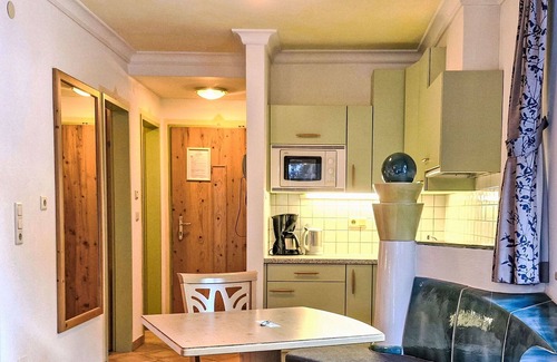 Sankt Anton am Arlberg Apartment | Cosy apartment for 2 guests with WIFI, TV, balcony, pets allowed and parking