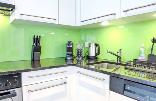 Blausee Apartment | Cosy apartment for 3 people with WIFI, hot tub, TV, terrace and panoramic view