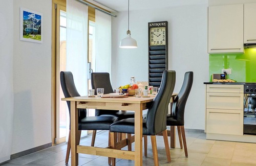 Blausee Apartment | Cosy apartment for 3 people with WIFI, hot tub, TV, terrace and panoramic view