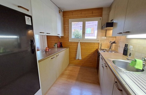 Zweisimmen Apartment | Cozy Retreat for 6 with WIFI, Balcony & Spa Amenities
