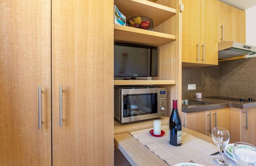 Tignes Apartment | Cozy Apartment for 2 with WIFI, Kitchen, and Breakfast