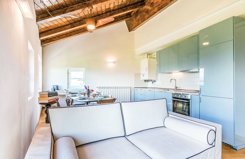 Montalcino Apartment | Cozy Apartment for 6 with WIFI, Panoramic Views & Parking