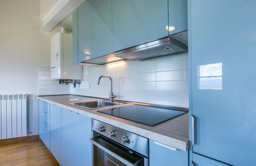 Montalcino Apartment | Cozy Apartment for 6 with WIFI, Panoramic Views & Parking