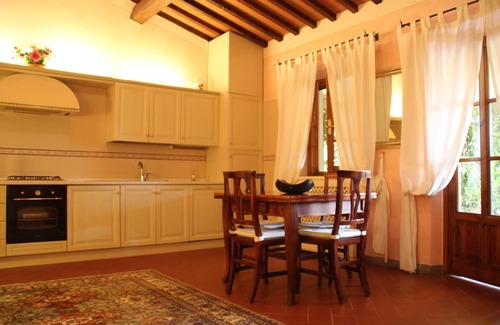 Empoli Apartment | Inviting Apartment for 2 Guests with Pool and Amenities
