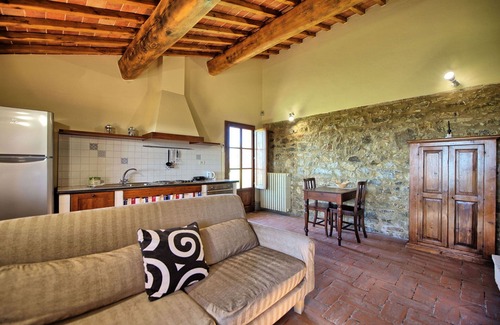Castelnuovo Berardenga Apartment | Charming Siena Apartment: Pool, Panoramic Views & Parking
