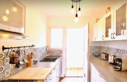 L'Evescat Apartment | Cosy apartment ideally located in the heart of Les Sablettes, 5min walk from the beach