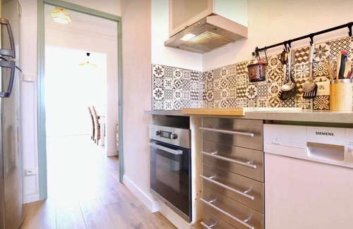 L'Evescat Apartment | Cosy apartment ideally located in the heart of Les Sablettes, 5min walk from the beach