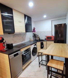 Le Kremlin-Bicetre Apartment | Inviting Apartment Near Kremlin Bicetre Metro Station